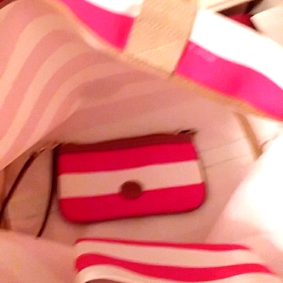 🎆 Sale NEW Dooney & Burke Red/White Large TravelTote/Great for Shopping/Beach - Picture 9 of 10